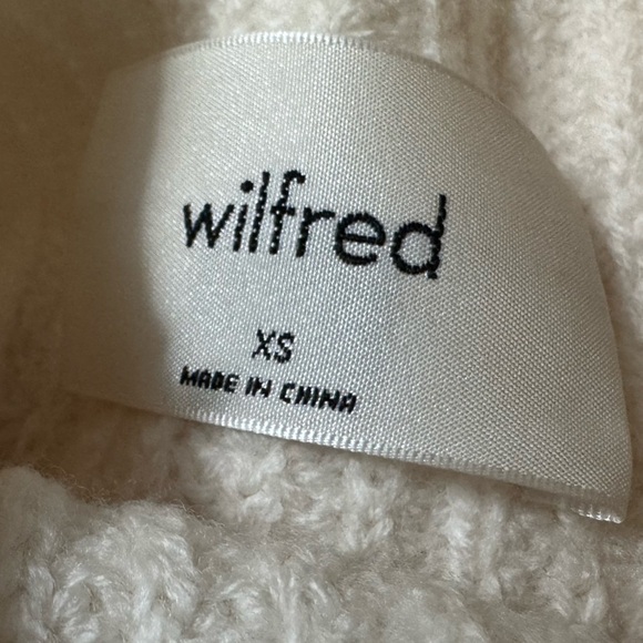 Aritzia Wilfred Montpellier Turtleneck Size XS - Picture 9 of 9